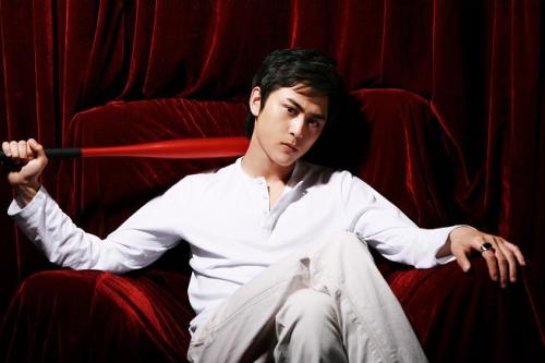 组图:王鹏凯型男写真曝光 新贵公子英俊儒雅