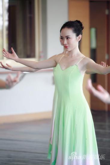女星霍思燕代言浦东旅游形象大使 拍摄宣传片跳芭蕾舞(组图)
