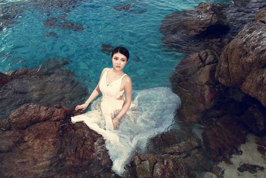 徐冬冬泰国海边人鱼写真大片组图