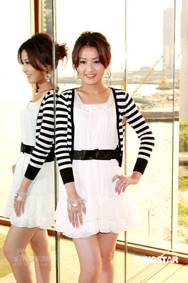 图文:慧妍雅集晚会--陈倩扬黑白相间