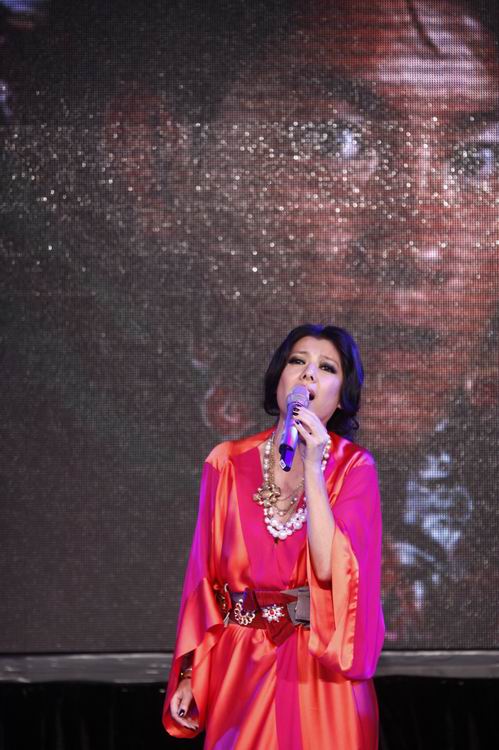 揭秘章子怡泼墨门幕后 疑与已婚富商陷财色纠纷