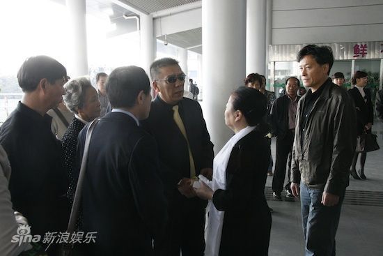 图文:曹秋根追悼会举行