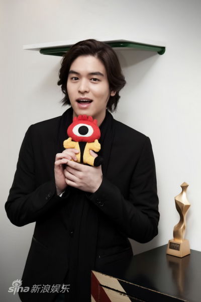 图文:对话韩星李章宇--李章宇与小浪很合拍_影音娱乐_新浪网
