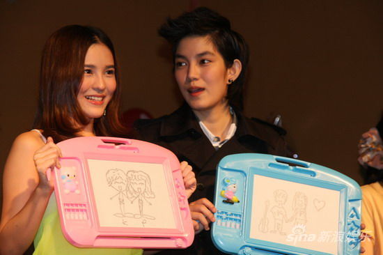 泰国明星"tina&aom见面会"上海举行