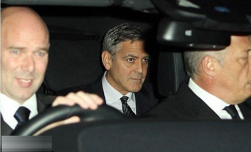 据台湾"中国时报"即时消息,乔治·克鲁尼日前大婚,他与妻子的新闻极为