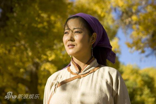 资料图片:电视剧《胡杨女人》精彩剧照(11)