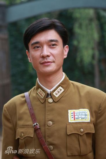 资料:电视剧《大营救》主角-张明健饰文观涛