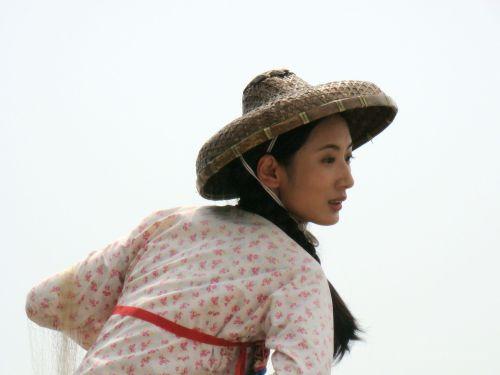 郭珍霓捕鱼撒网成能手 演绎花样渔家女(附图)_影音娱乐_新浪网