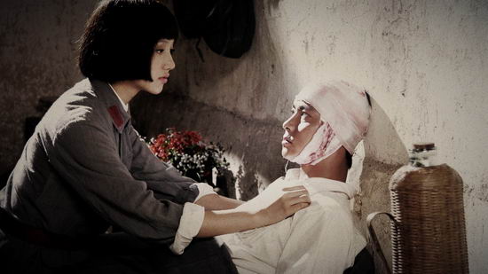 韩雯雯张晋红七军演红色恋人亲密剧照曝光