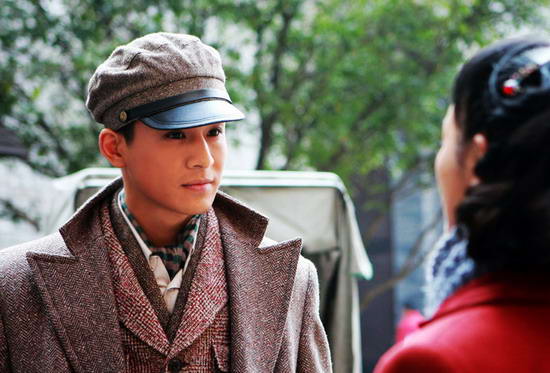 由华谊兄弟和中央新闻纪录电影制片厂联合拍摄的电视剧《烽火影人》