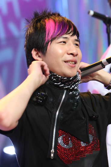 大张伟谁敢来唱歌现场向赵薇示爱