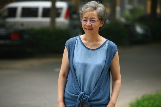 余淳老牛家青岛开战新作再打家庭伦理牌