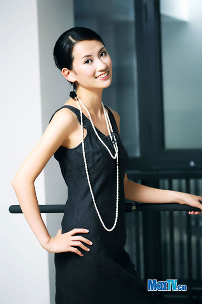 罗忆楠陆毅"师出同门" 苏州热拍《天堂绣》