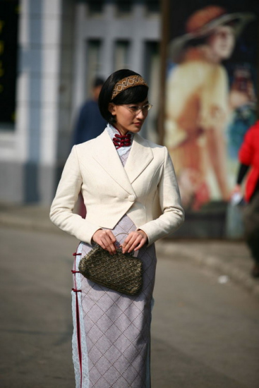 电波女主角阎娜美艳旗袍照曝光图