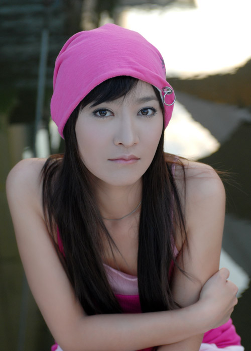 林冶成都拍《菩提树下》 演青年版陈莎莉受称赞