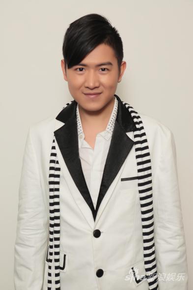 现重新调整播出时间后又恢复了录制,节目继续由彭宇,李艾搭档主持