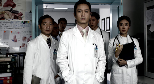 《医者仁心》谢君豪儒雅医生扮相