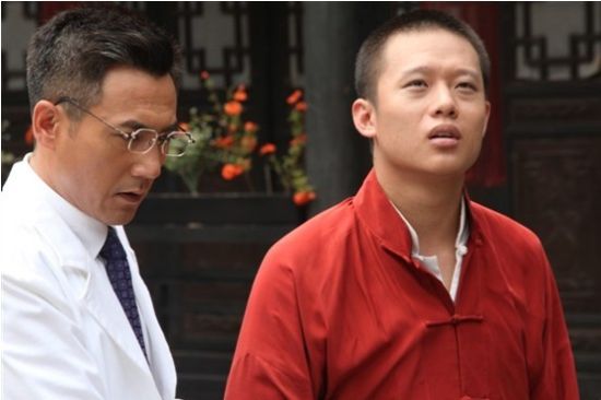 柯伯龙造型抢眼 悬疑剧《江湖奇案》倍受关注