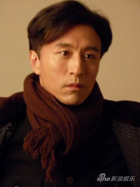 据悉,王洛勇加盟华谊后工作一直排得满满当当,新戏一部接一部,日前正