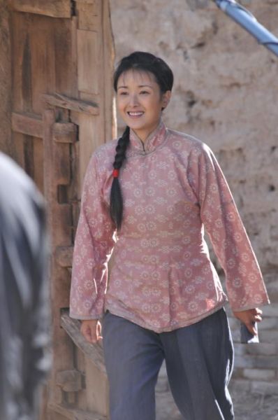 《宣言》剧照 黄曼饰演荣妹子