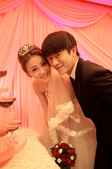 贾青的结婚照片图片