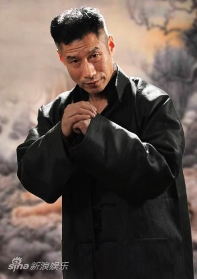 该剧汇集刘佩琦,吕良伟(微博),申军谊(微博),安以轩