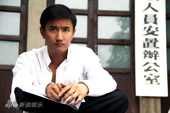 叶静饰反派秦必成