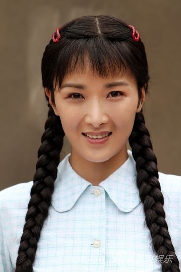 黄曼两剧同播展现宽泛戏路图