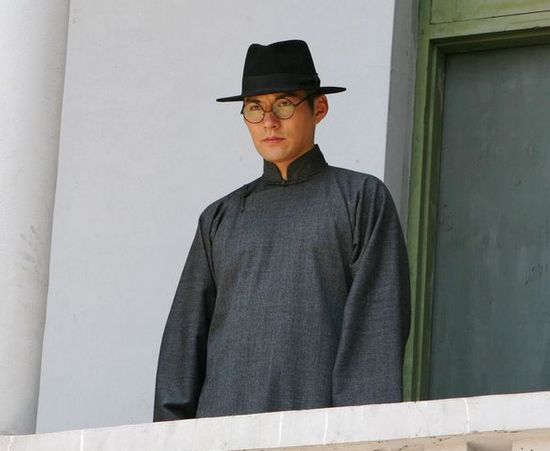 讯 红色青春传奇剧《铁血男儿夏明翰》央八黄金档开播的消息不胫而走