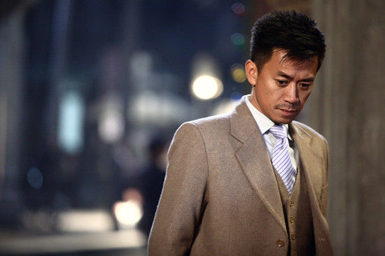 剧照新浪娱乐讯 大型危情谍战剧《暗红1936》正在贵州卫视热播,王学兵