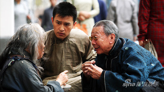 《乱世豪情》饰谢之飞新浪娱乐讯 近日,大型年代传奇电视剧《乱世豪情