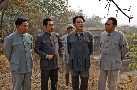 电视剧刘邓杀青在即主演惜别图