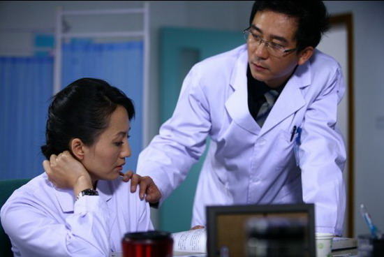 由著名演员赵毅,吴秀波,陆玲,安泽豪等联袂主演的电视剧《昏迷不醒》