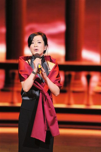 图文：春晚照片曝光--毛阿敏独唱《天之大》_影音娱乐_新浪网