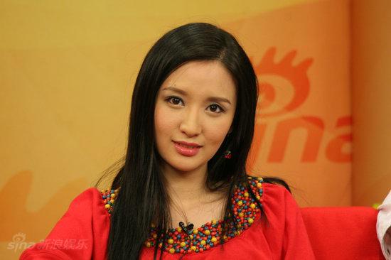 图文蓝色档案做客张萌面庞精致