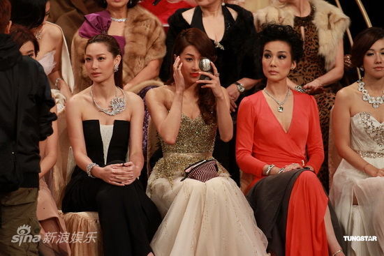 图文tvb台庆颁奖礼现场女星补妆
