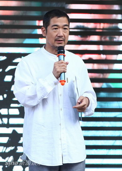 編劇陳文貴(微博),文學策劃鄒靜之(微博),總導演兼主演張國立,導演