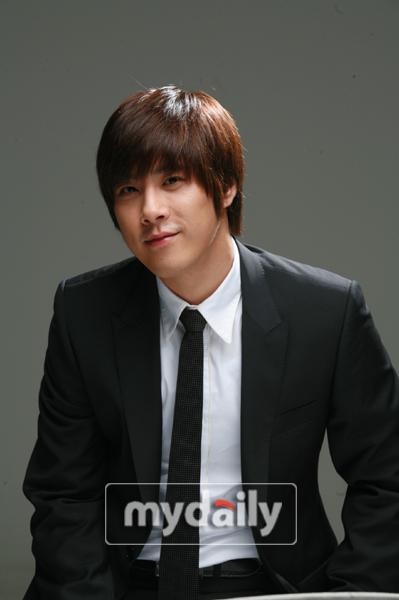 20080911明星sgwannabe原成员蔡东河与新东家签约