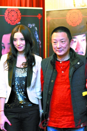 导演张黎(右)曾被传因为执导电视剧时爱上演员小宋佳(左)而与前妻刘蓓