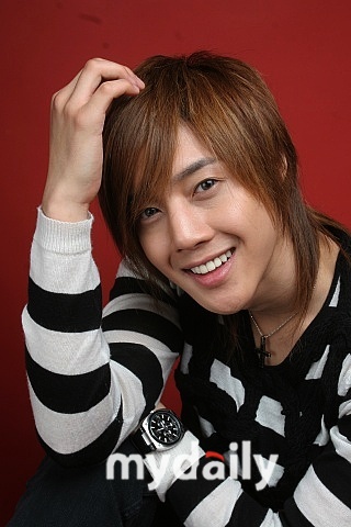 ss501的金贤重在将于26日播出的新年特辑《夜心万万2》节目的录制现场