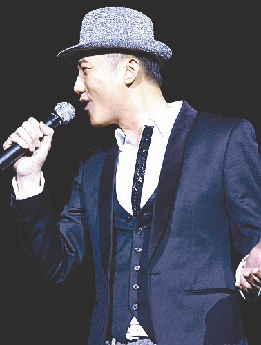 关喆改编《红旗飘飘》