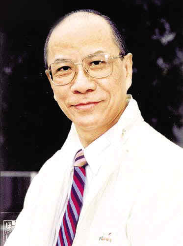 香港播音皇帝钟伟明上班途中猝死