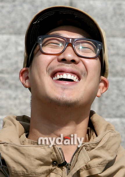 韩国艺人haha办理退役手续