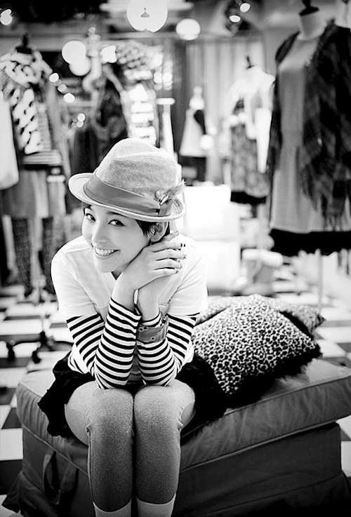 由高挑美女姜正阳,温情小女人郭柯宇,歌坛玉女金莎联手主演的时尚偶像