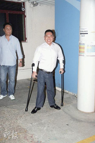 1香港《明报》消息,黎姿去年嫁年长14岁的富商马廷强,婚后黎姿退出