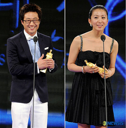 去年12月31日,在登村洞sbs公开大厅举行的"sbs演技大奖"颁奖典礼上