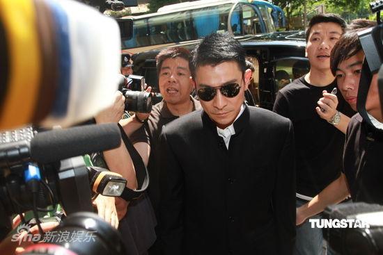 图文戴思聪葬礼众明星前来送行刘德华