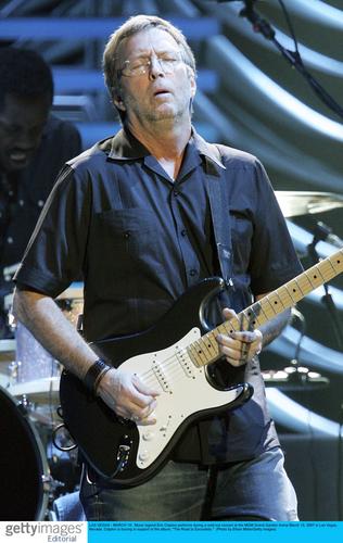 克莱普顿成首位获邀到朝鲜演出的摇滚明星(图)