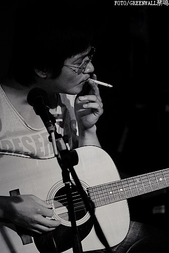 搞乐队小酒馆民谣现场李志助阵演出图