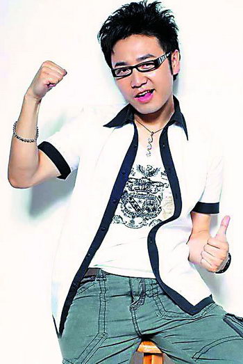 5-12唱响励志歌曲 王铮亮:符合四川人的气质